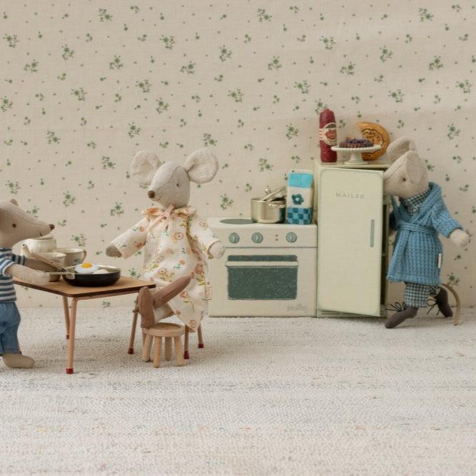 Greige Maileg Cooler Fridge - Mouse