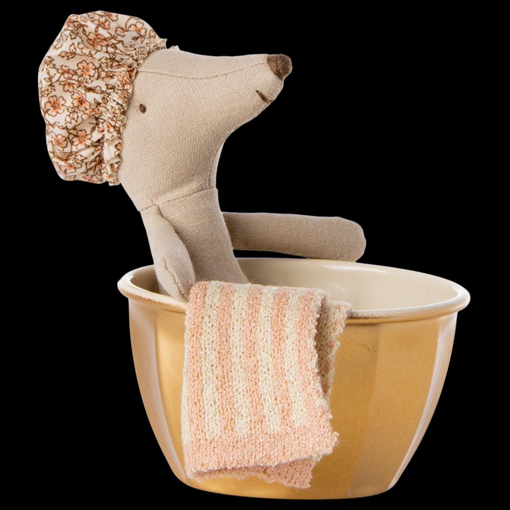 greige Maileg Wellness Mouse - Big Sister