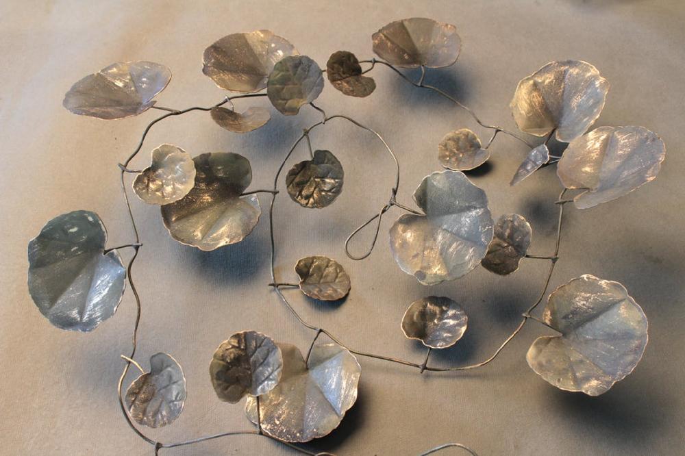 Greige Metal Round Leaves Garland