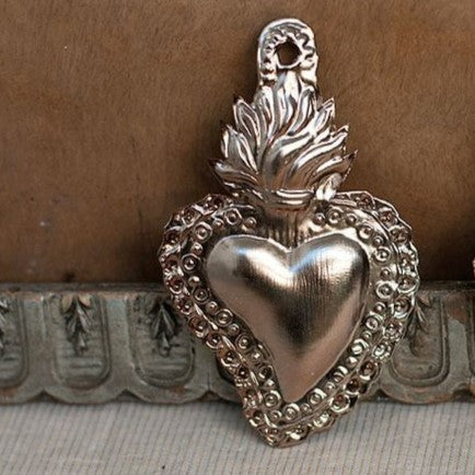greige Mini Ardent Heart - Antique Silver - Boncoeurs