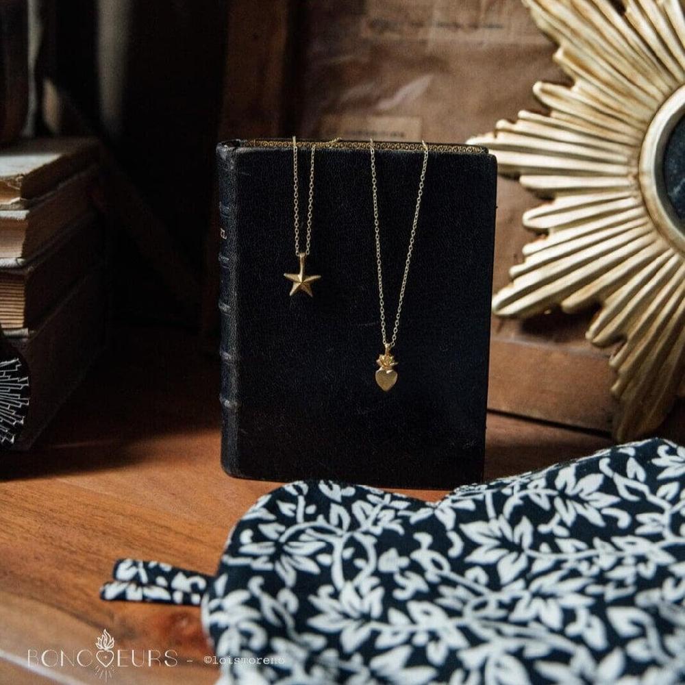 Greige Mini Sacred Heart Necklace - Boncoeurs