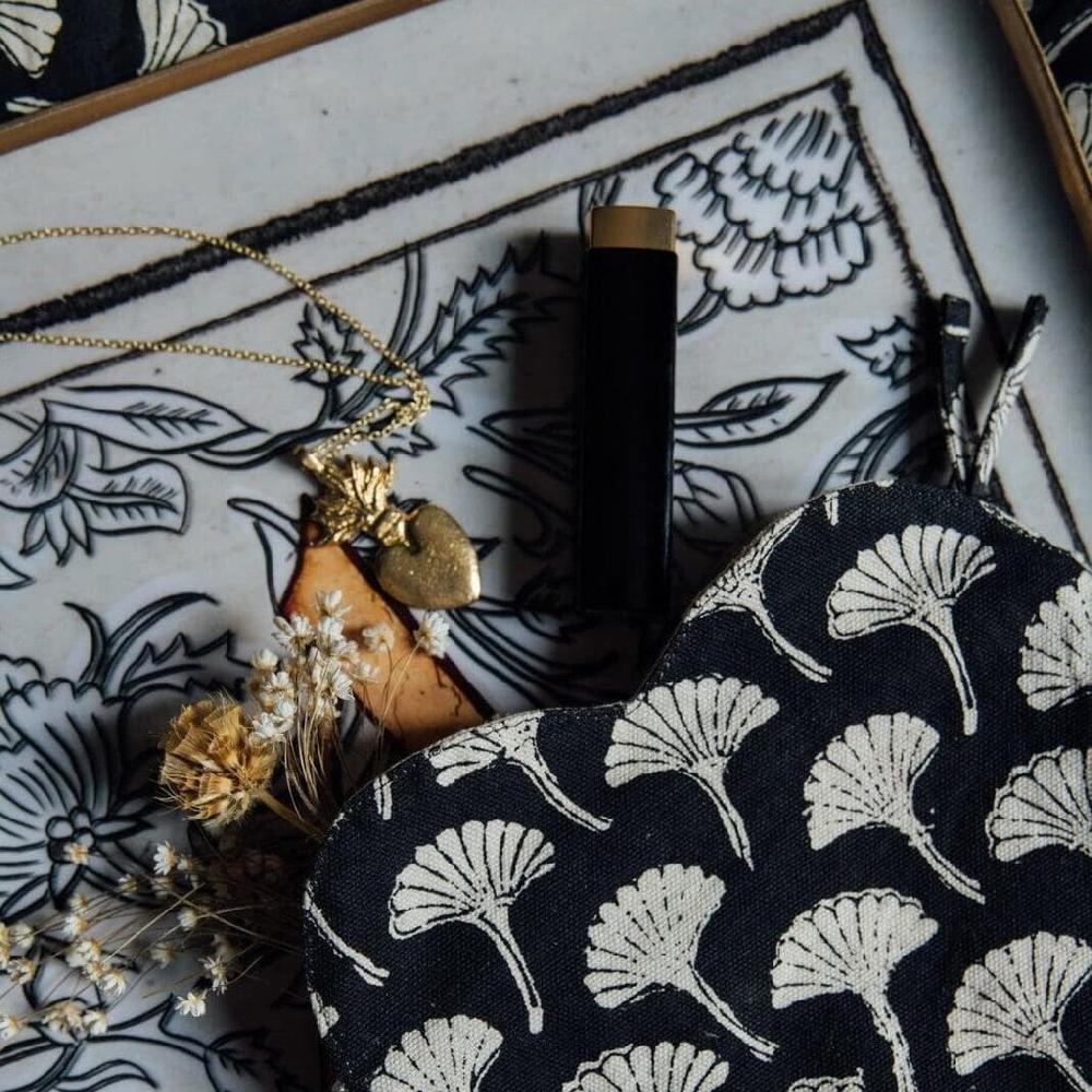 greige Mini Sacred Heart Necklace - Boncoeurs