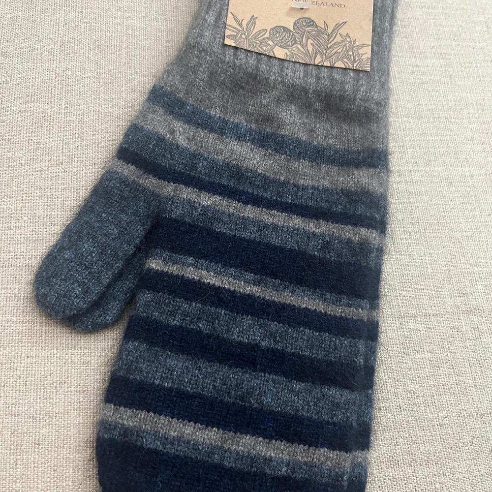 Greige Noble Wilde Possum Merino Mitten