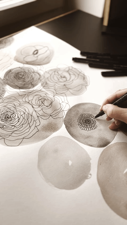 Greige Porcelain Tea Cup On Foot - Dahlia