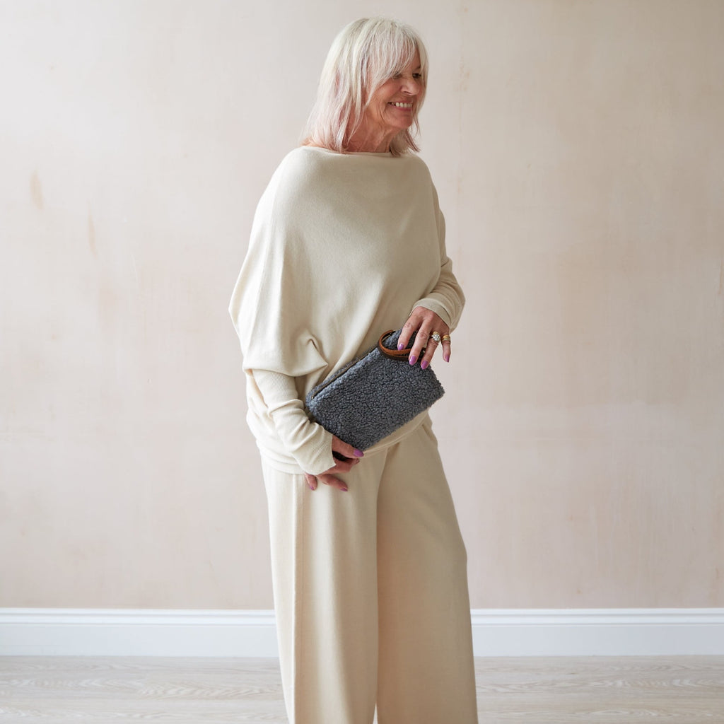 greige Sherpa Pouch Bag - Grey