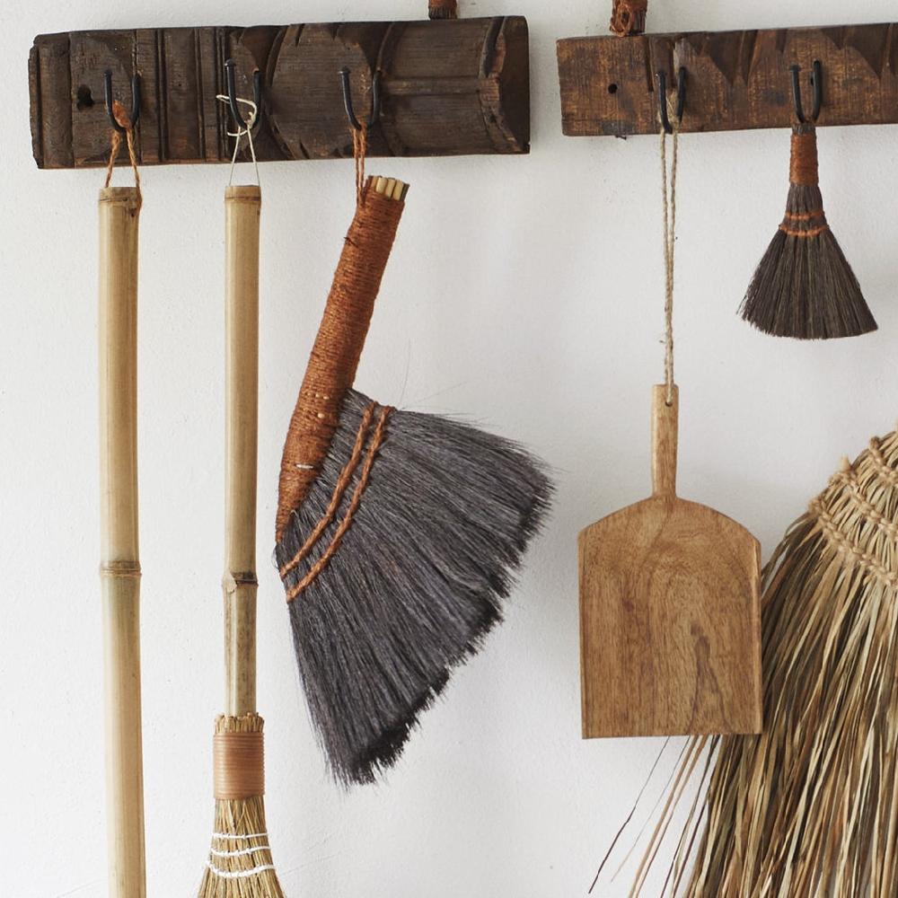 Greige Small Seagrass Brush