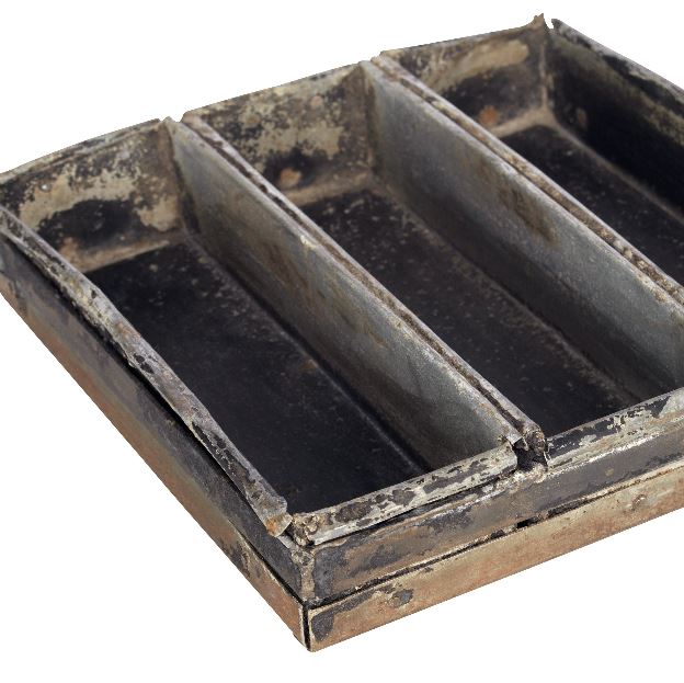 Greige Vintage Loaf Tin - Three Compartments