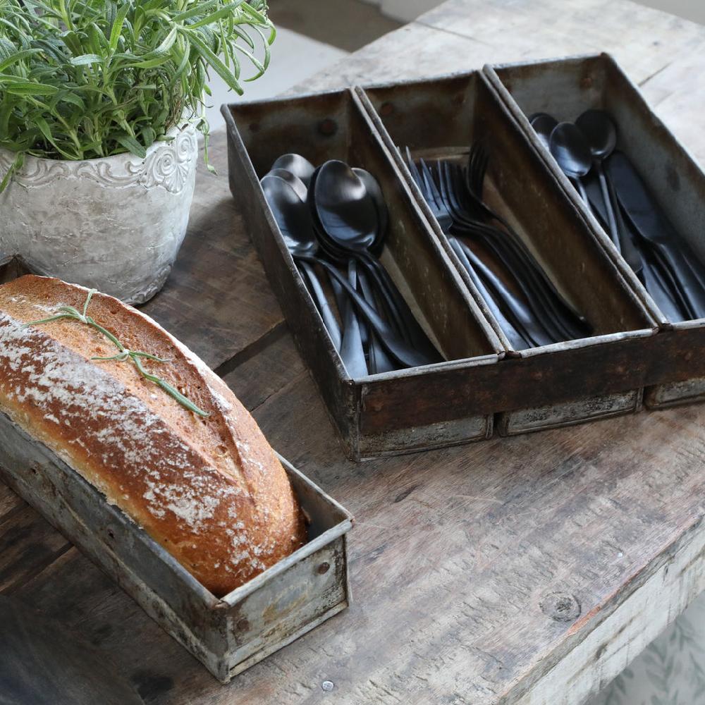 greige Vintage Loaf Tin - Three Compartments