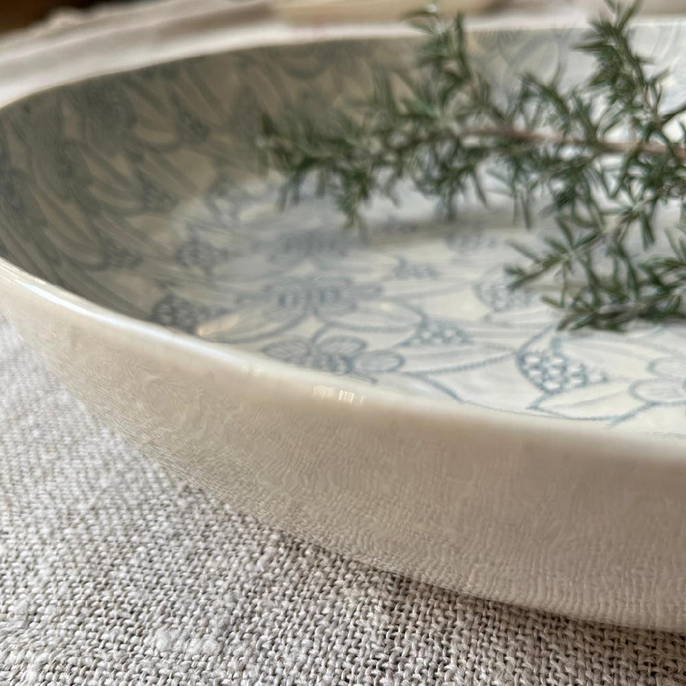 Greige Wonki Ware Large Pie Dish - Duck Egg Lace