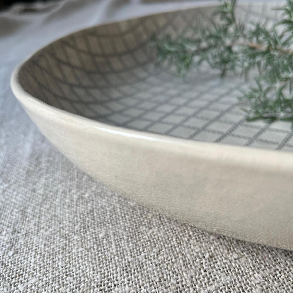 Greige Wonki Ware Large Pie Dish - Warm Grey Lace
