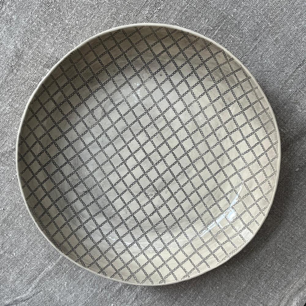 Greige Wonki Ware Large Pie Dish - Warm Grey Lace