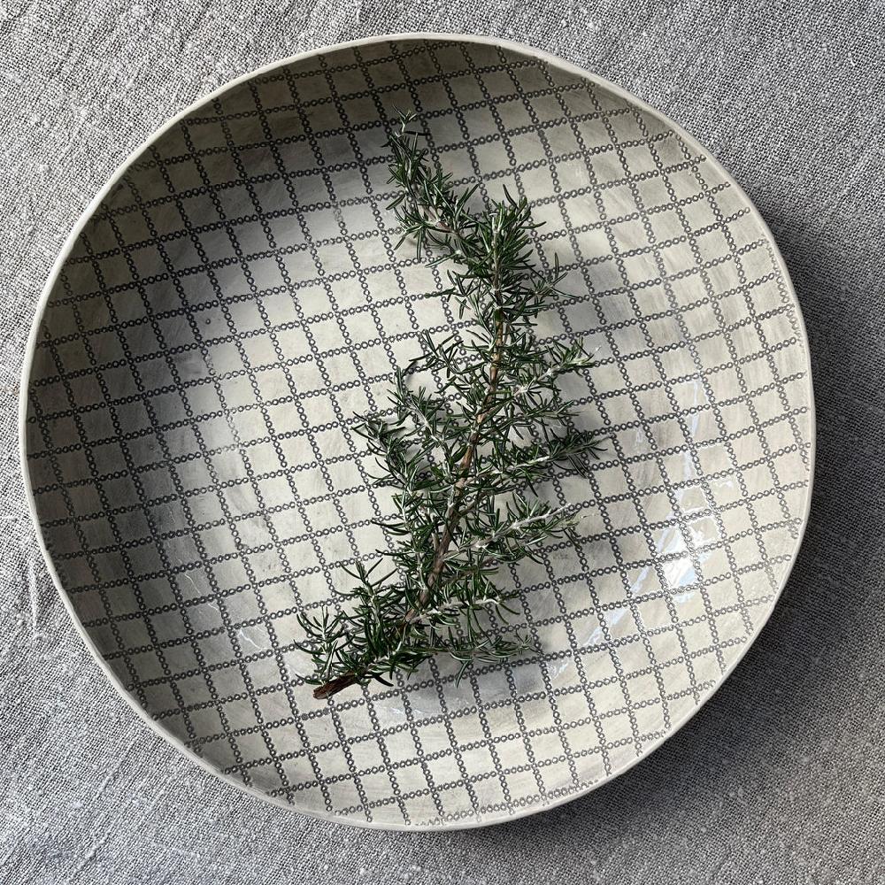 greige Wonki Ware Large Pie Dish - Warm Grey Lace