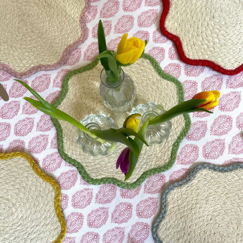 Greige Jade Edged Jute Scalloped Placemats - Set Of Six In Basket