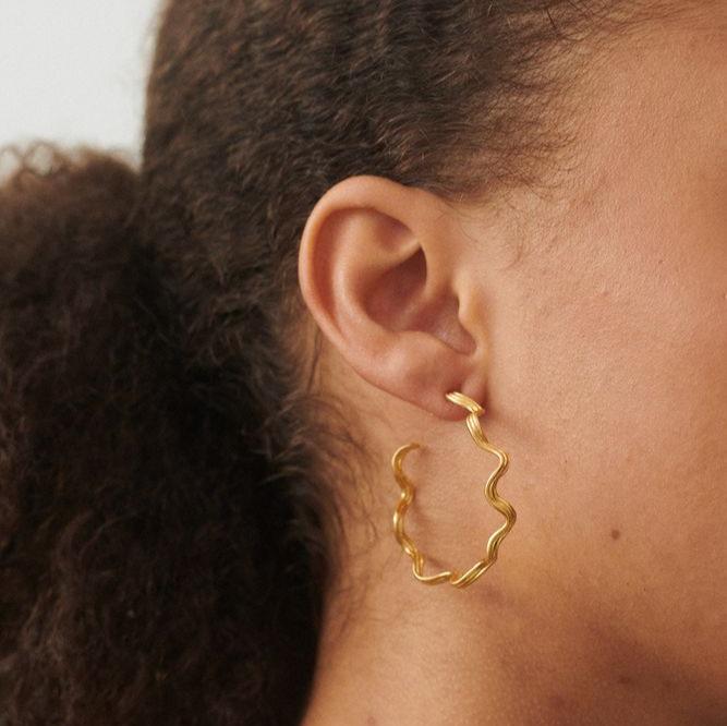 Greige Large Hellir Hoop Earrings - Gold - Pernille Corydon