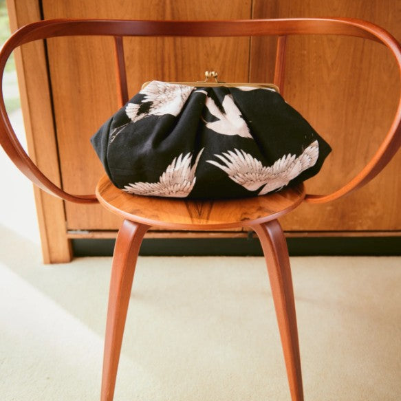 greige Large Kiss Lock Clutch Bag - Stork Black - One Hundred Stars