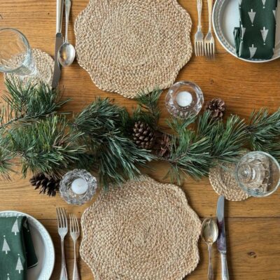 Greige Natural Jute Scalloped Placemats - Set Of Six In Basket