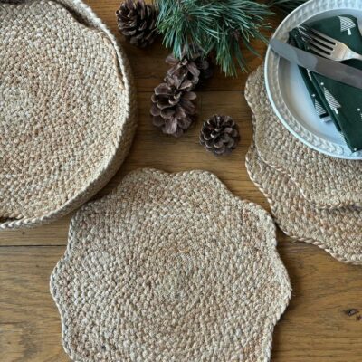 Greige Natural Jute Scalloped Placemats - Set Of Six In Basket