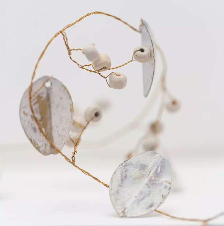 Greige White Leaves Garland With White Wooden Berries