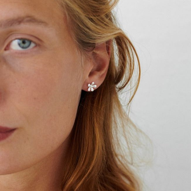 greige Wild Poppy Earsticks - Silver - Pernille Corydon