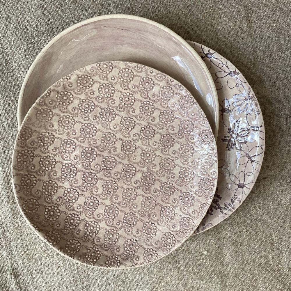 greige Wonki Ware 23cm Side Plate - Aubergine Wash or Lace