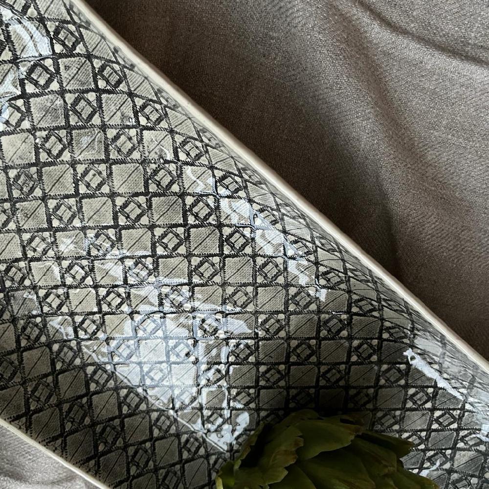 Greige Wonki Ware Prawn Serving Dish - Large - Charcoal Lace B