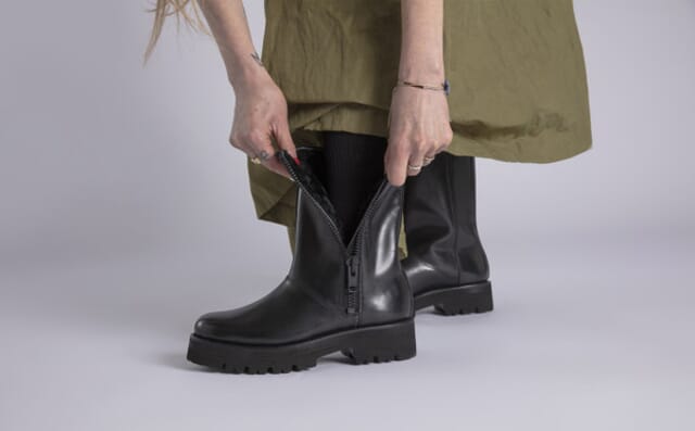 Grenson Marge | Womens Boots In Black Leather With Shearling