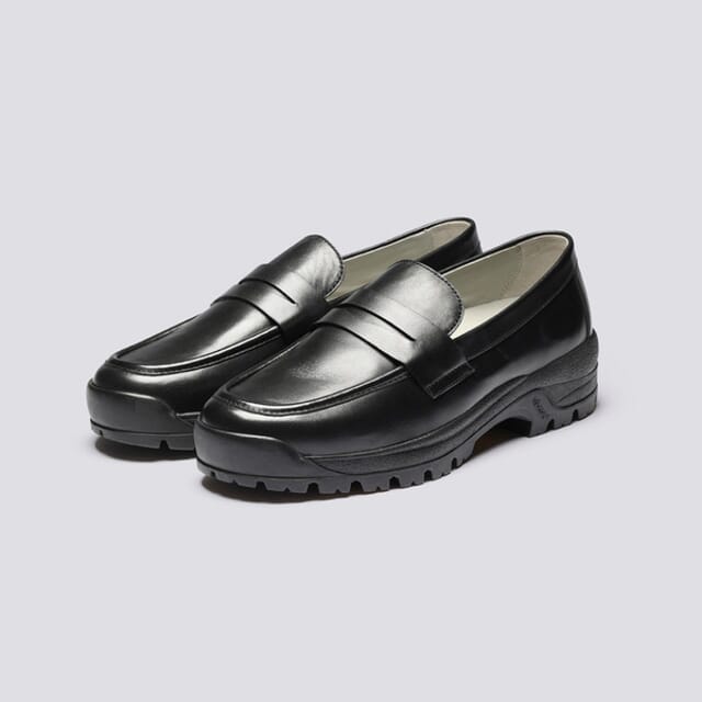 Grenson Sneaker 87 | Womens Loafers In Black With Vibram Sole
