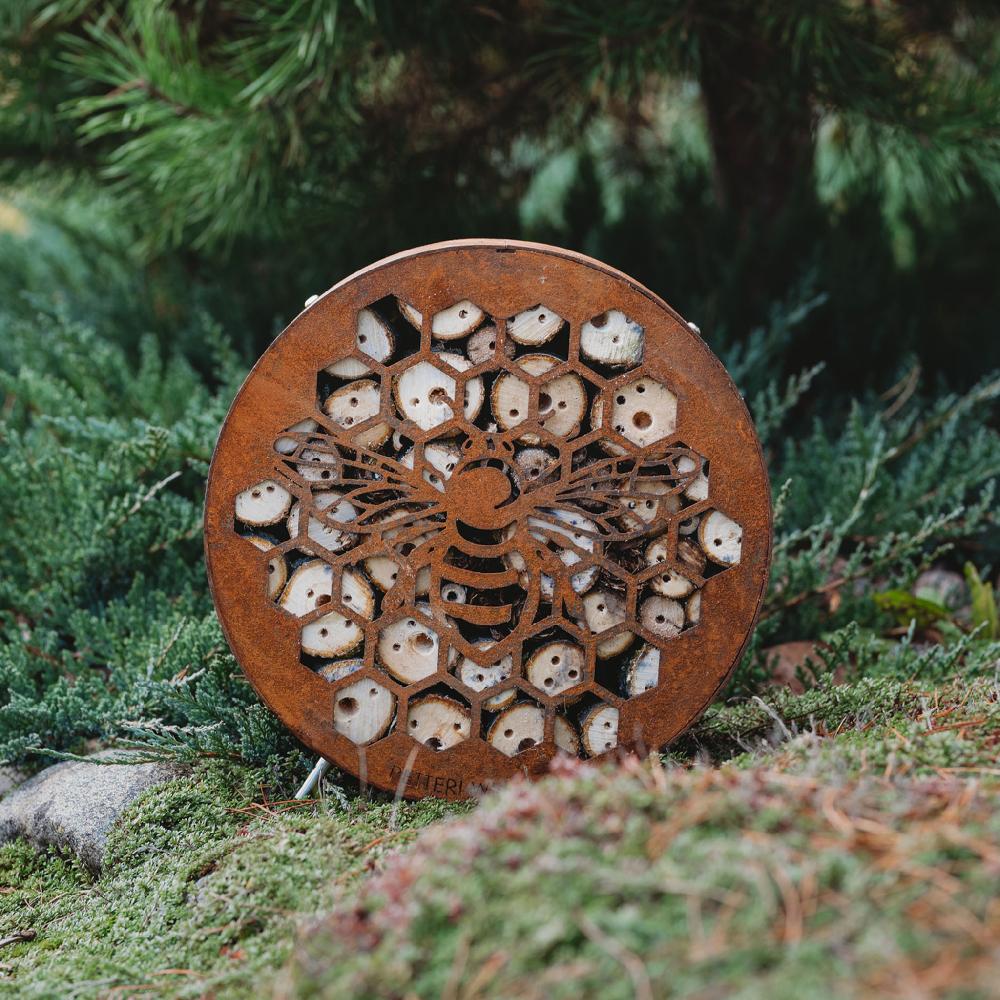 Grillsymbol Petteri Wiimaa Insect Hotel Bee-M