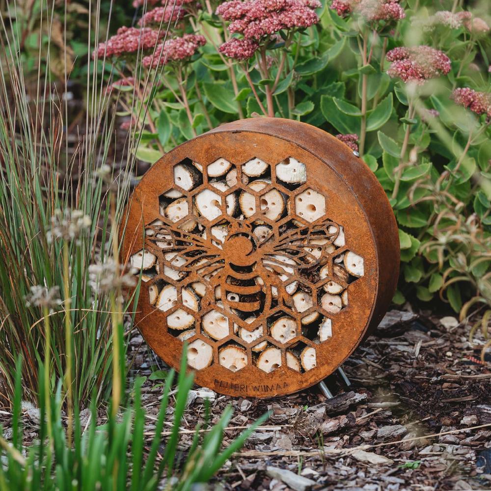 Grillsymbol Petteri Wiimaa Insect Hotel Bee-S