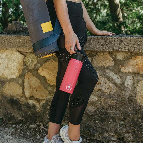 Grosche CHICAGO STEEL Insulated Water Bottle With Infuser Travel Flask Tea Bottle With Chug Lid 32oz