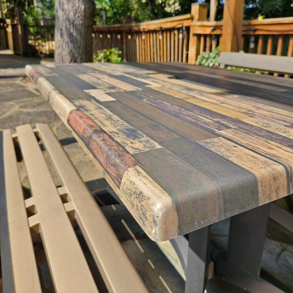 Grosfillex Atlanta 48"x32" Table