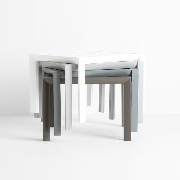 Grosfillex Sunset 20"x20" Low Table