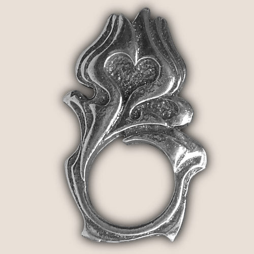 guardian bell GP08 - Flaming Heart Sunglass Pin