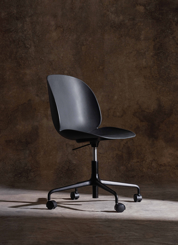 Gubi Beetle Meeting Chair Un-Upholstered