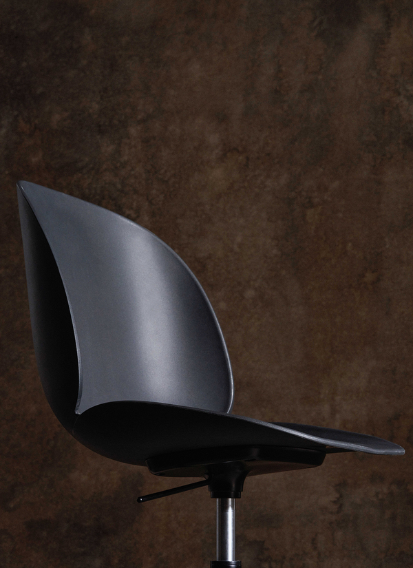 Gubi Beetle Meeting Chair Un-Upholstered