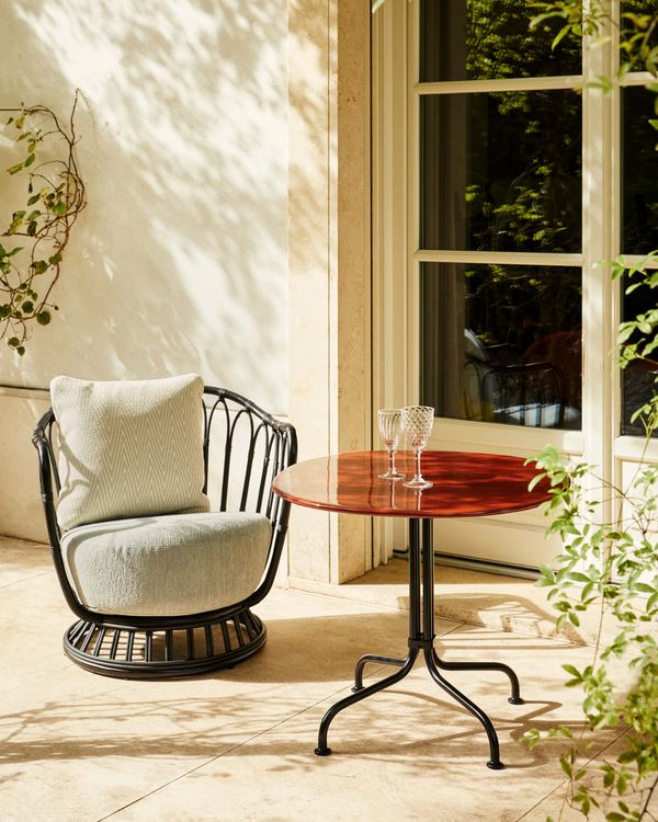 Gubi CARMEL BISTRO LOUNGE TABLES