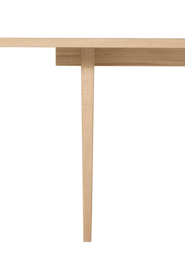 Gubi Private Dining Tables