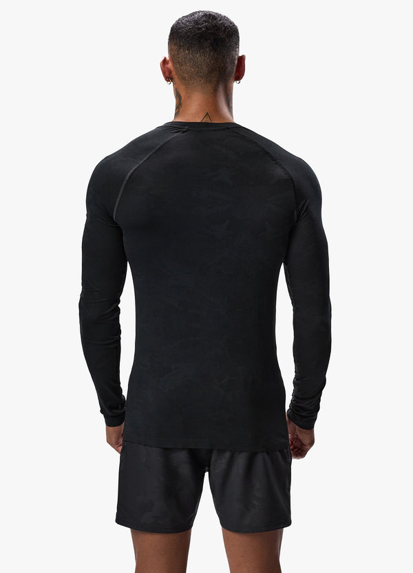 Gym King Debossed Camo Seamless LS Tee Black