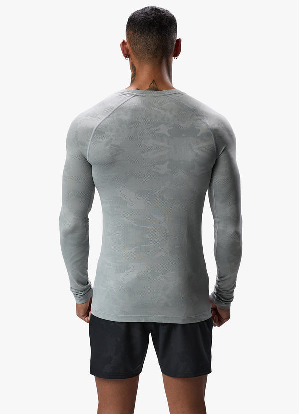 Gym King Debossed Camo Seamless LS Tee Cloudy Grey