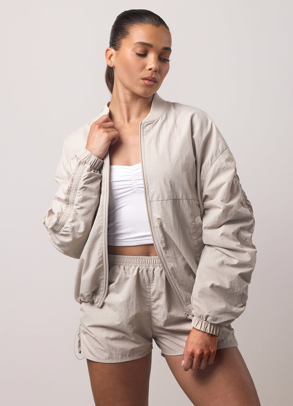 Gym King Ruched Woven Bomber Light Stone
