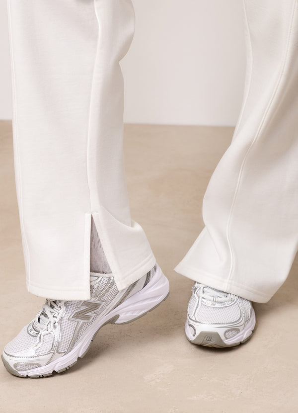 Gym King Shadow Straight Leg Jogger Cream