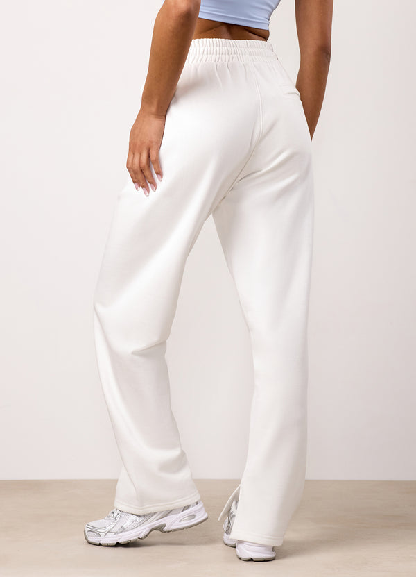 gym king Shadow Straight Leg Jogger Cream