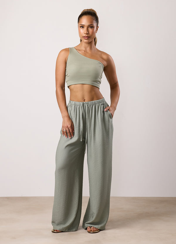 Gym King Signature Woven Trousers Sage