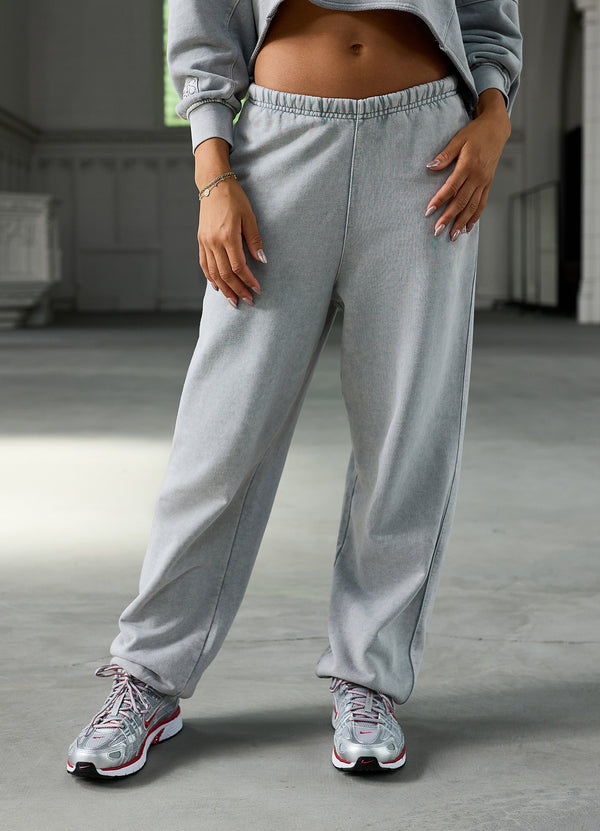 Gym King Limitless Relaxed Fit Jogger Washed Light Grey