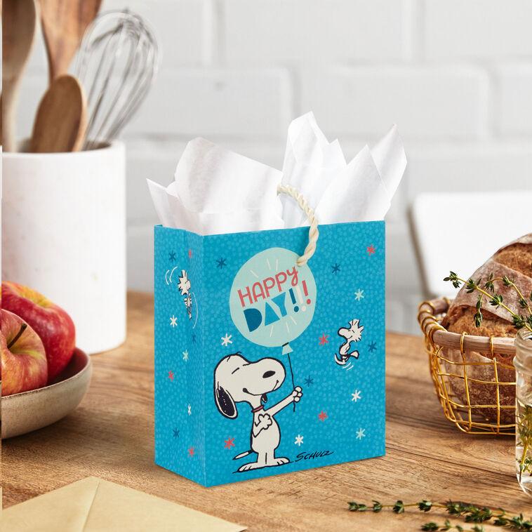 Hallmark 4.6" Peanuts® Snoopy With Balloon Gift Card Holder Mini Bag