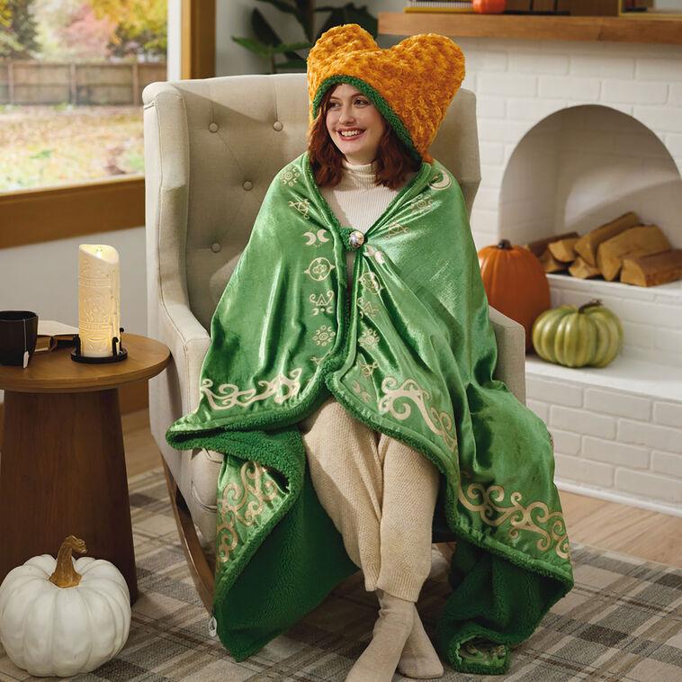 hallmark Disney Hocus Pocus Winifred Sanderson Hooded Blanket 74x52