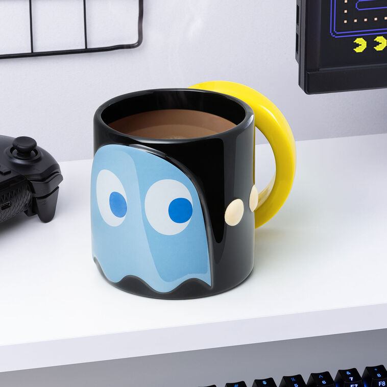Hallmark Paladone Pac-Man Sculpted Mug 20 Oz