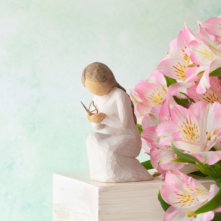 Hallmark Willow Tree Quiet Wonder Figurine 3.5"