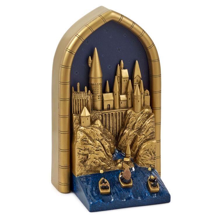 hallmark Harry Potter™ Hogwarts™ Light-Up Bookshelf Decoration 9.1"