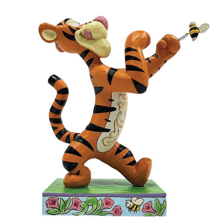 hallmark Jim Shore Disney Tigger Fighting a Bee Figurine 5.5"
